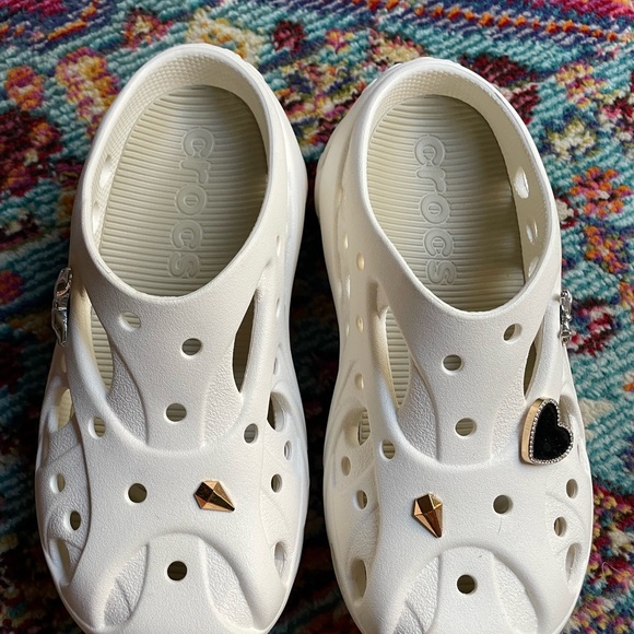 CROCS Summit White CAGED CLOG with cute jib bitz bling! Size 8 - Picture 3 of 9